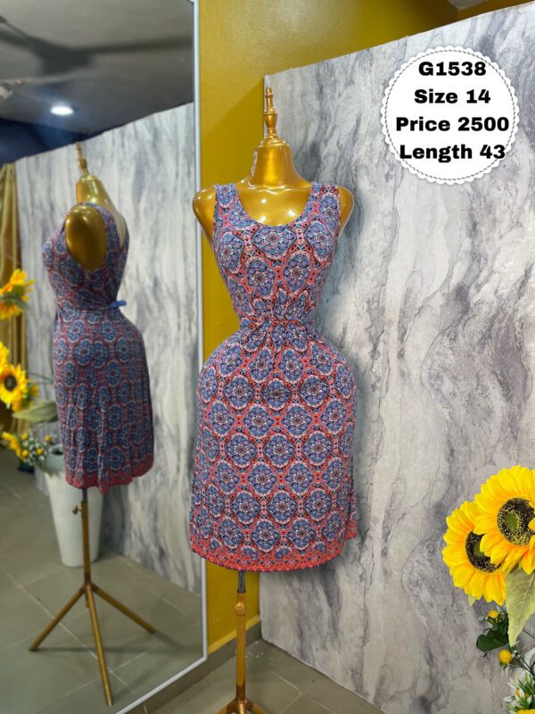 G1538 - vintage print sleeveless dress | Size 14