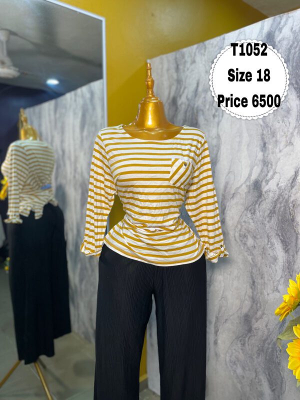 T1052 - Beautiful Striped polo top | Size 18