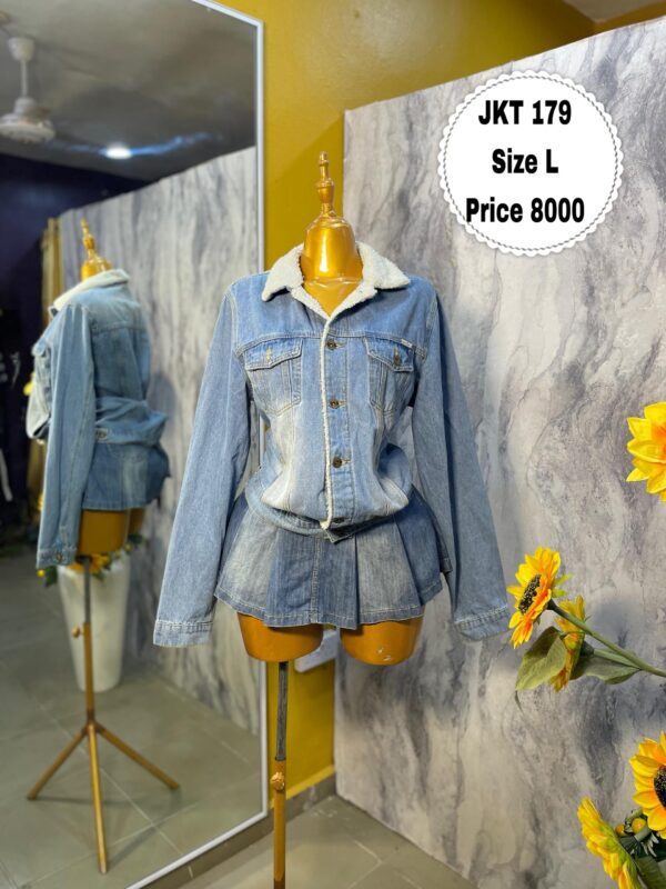JKT179 - Classic blue denim with fur collar (L)