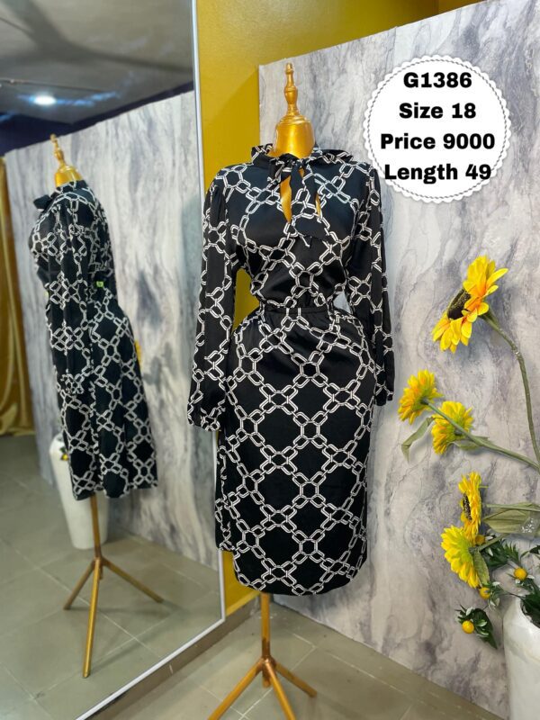 G1386 - Black chain print midi (18)