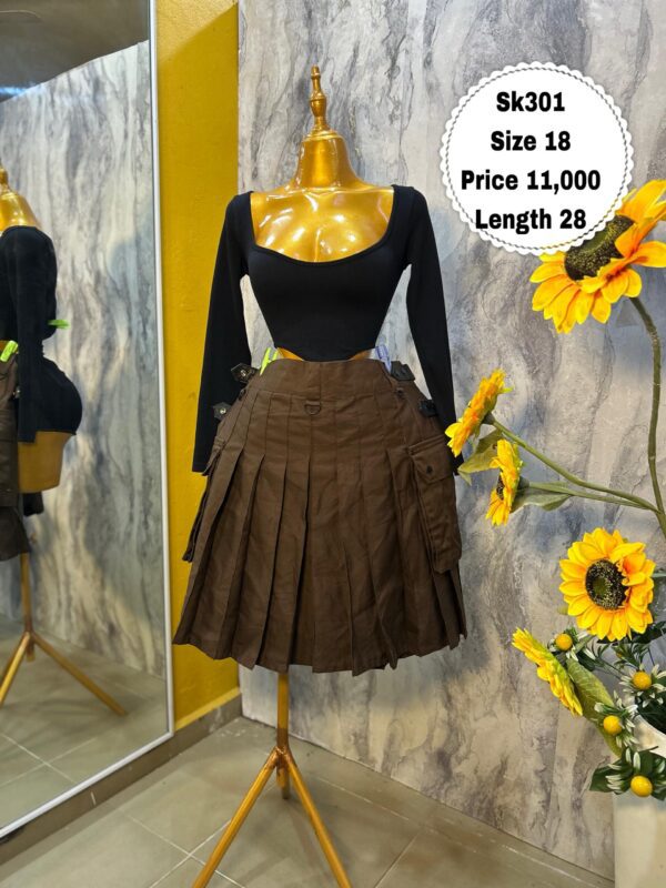 SK301 - Beautiful pleated brown mini skirt (18)