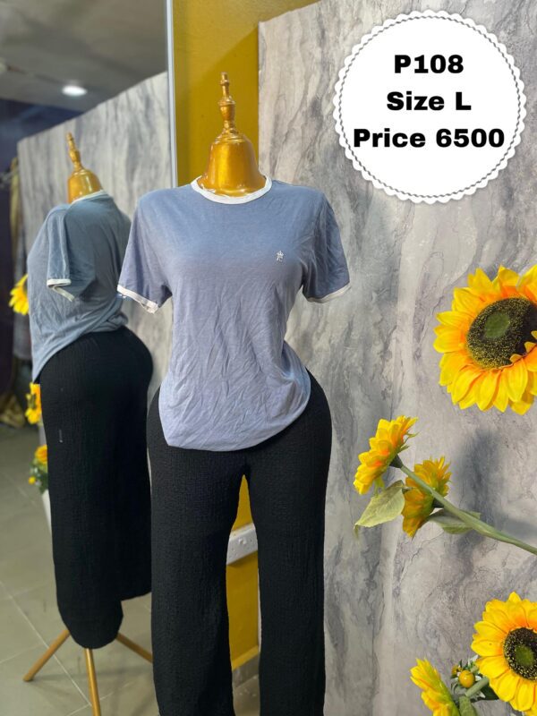 P108 - Beautiful 2 Toned polo | Size L