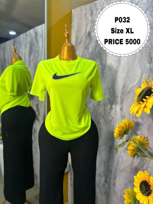P032 - Lemon round neck Nike polo (XL)