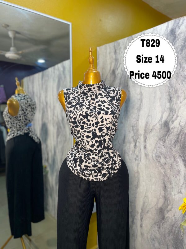 T829 - vintage print silk top | Size 14