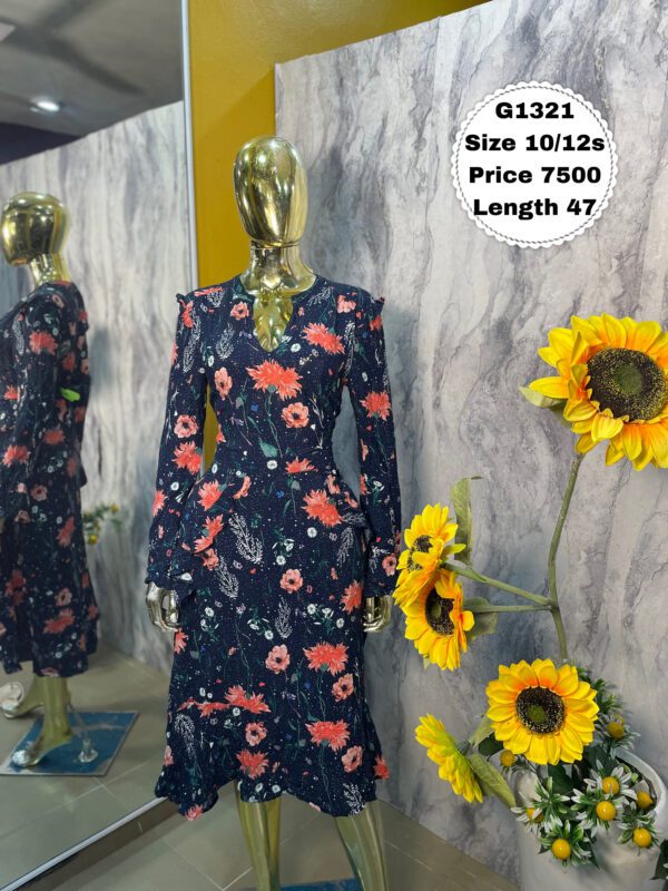 G1351 - Beautiful floral frill dress | Size 10/12s