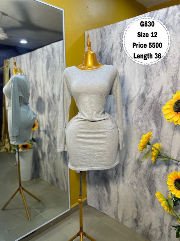 G830 - Beautiful grey fitted dress | Size 12