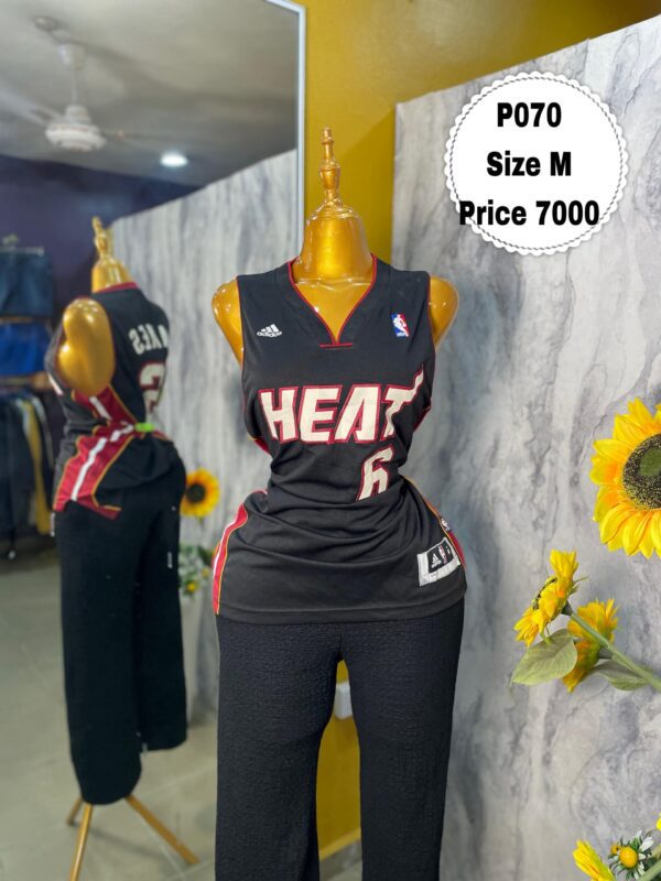 P070 - Miami heat basketball polo (M)